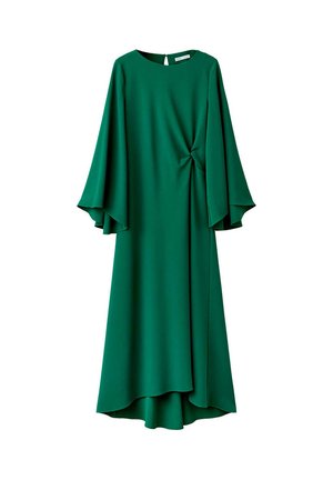 Longue robe vert émeraude avec de larges manches cloche, encolure ronde, détail nœud sur le côté et ourlet légèrement asymétrique.