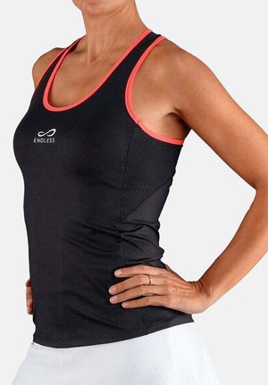 Schwarzes Sport-Tanktop mit pinken Akzenten, Racerback-Design, texturierten Einsätzen an den Seiten und einem kleinen Logo auf der Vorderseite. Glattes Material.