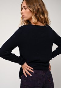 Authentic Cashmere - Sweter