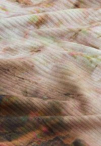 Next TEXTURED - Kotelomekko - pink digital abstract print