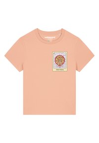 Korte mouwen perzikkleurig T-shirt met een rechthoekige graphic van een pizza, voorzien van levendige toppings en een vintage omlijsting.