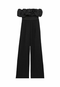 Crni kombinezon bez naramenica s naboranim izrezom, širokim nogavicama, naboranim prednjim dijelom i glatkom teksturom tkanine.