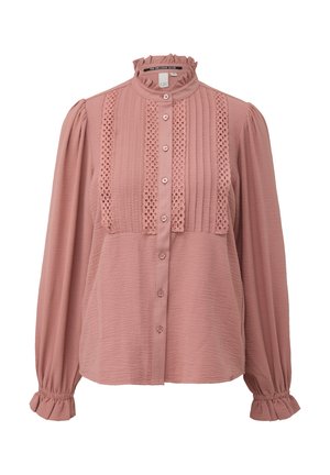 Blusa rosa pallido con colletto alto, tessuto testurizzato, chiusura frontale con bottoni, dettagli plissettati e polsini arricciati. Include accenti in pizzo sul davanti.