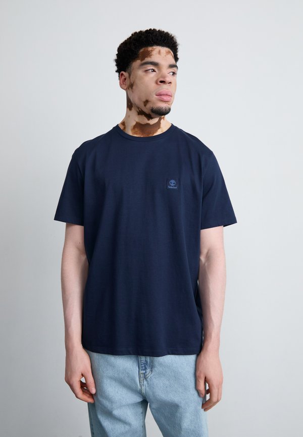 SHORT SLEEVE BADGE TEE - Basic T-shirt - dark sapphire