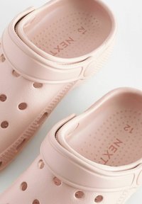 Next REGULAR FIT - Badesandale - pink