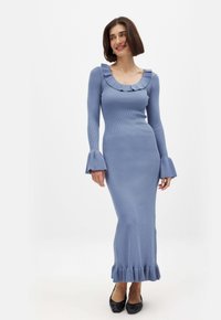 SCOOP NECK FLOUNCE - Maksi suknelė - dusty blue