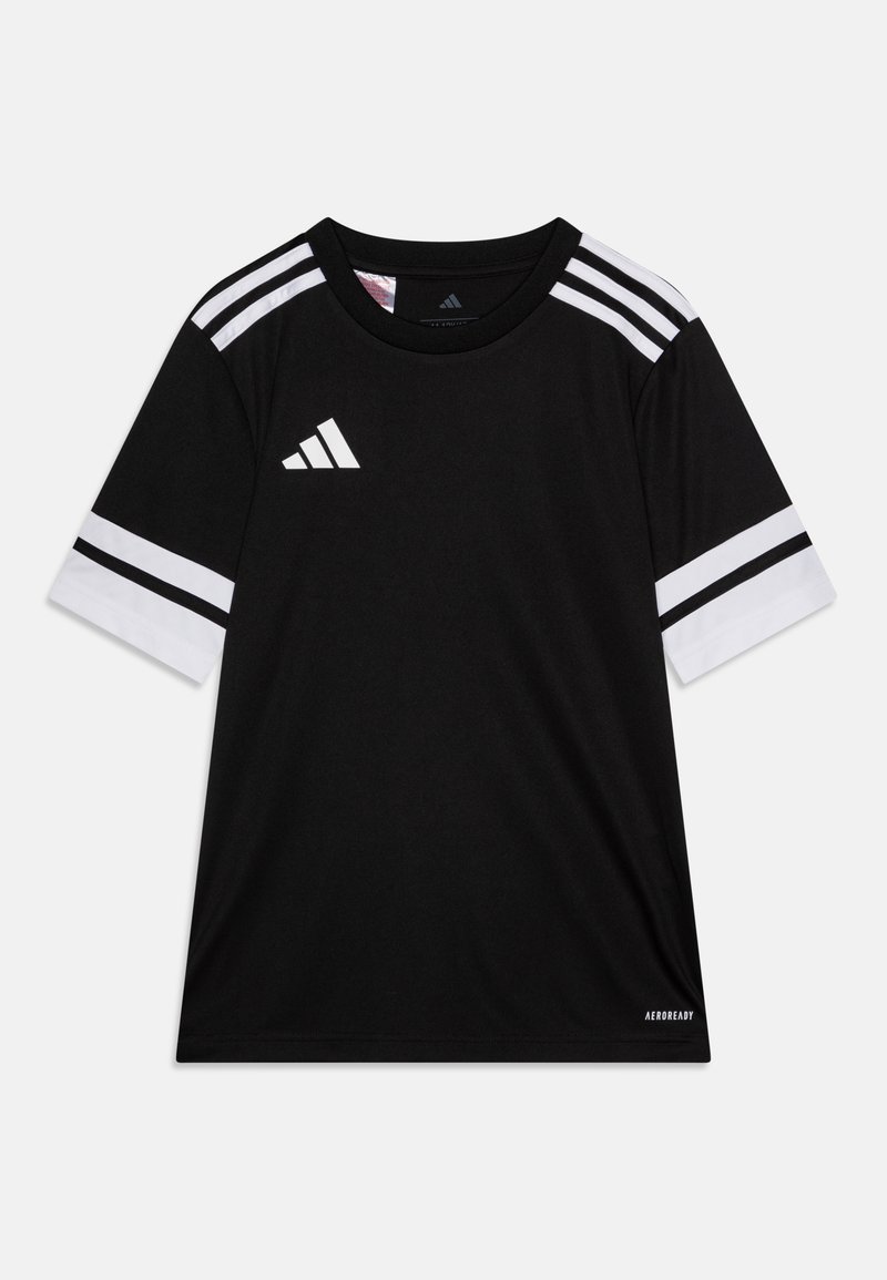 Svart atletisk t-shirt tillverkad av fuktavvisande tyg. Har vita ränder på ärmarna och en vit logo på bröstet. Rundad halsdesign.