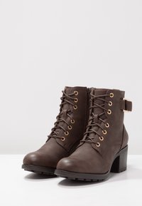 Dorothy Perkins Stivaletti stringati - brown