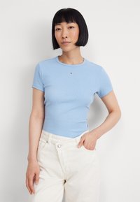 Tommy Jeans ESSENTIAL - Paprasti marškinėliai - moderate blue