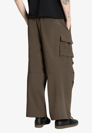 adidas Originals, HOSEN - Pantaloni cargo - green