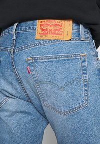 Levi's® 501® 93 CROP - Calças de ganga de perna direita - thunder night rider