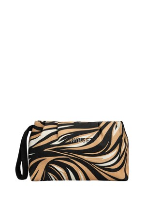 Borsa cosmetica a righe zebrato beige, nero e bianco con cinturino nero per polso e logo "Twinset" sul davanti.