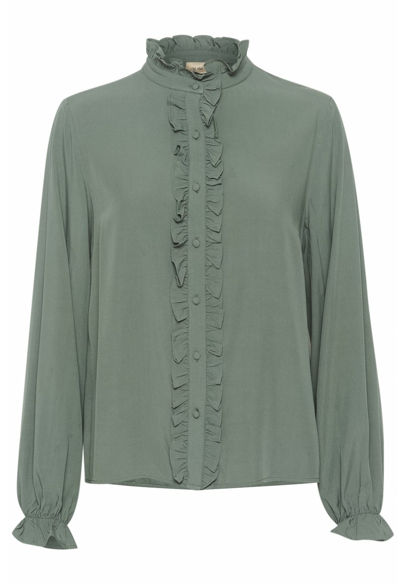 Blouse verte à manches longues avec col montant froncé, patte de boutonnage froncée sur le devant et poignets froncés aux manches.