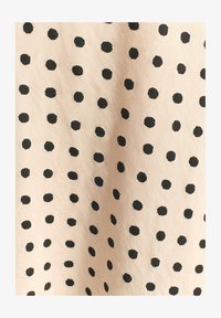 Ausgewählt, cream based spot