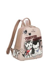Zaino in ecopelle rosa chiaro con grafiche di gattino e cagnolino in stile cartone animato, testo "FOREVER FRIENDS" e dettagli decorativi. Dotato di spallacci regolabili.