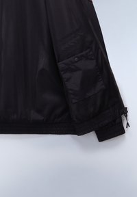 Thumbnail Image 7
