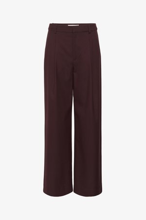 Pantalones de pierna ancha en burdeos profundo, fabricados con una tela suave. Presentan una cintura alta con pliegues y simples pasadores para un look ajustado.