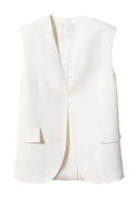Bílý vesta blejzr bez rukávů s výstřihem do V. Má strukturovaná ramena, přeložené manžety a hladkou, texturovanou tkaninu.