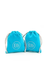 Dve tirkizne platnene torbe s zatvaranjem na vezicu, s bijelim logotipom "Elli by Julie & Grace" sprijeda. Mekana tekstura i pravokutni oblik.