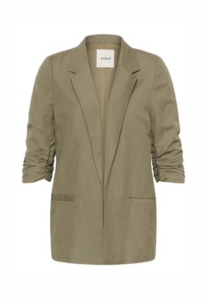 Olivovo zelené dámske sako s nariasenými tromištvrťovými rukávmi, zárezmi na klopách a dvoma prednými vreckami s klopami.
