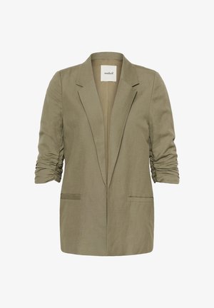 Olívazöld női blézer, fodrozott háromnegyedes ujjakkal, bevágott hajtókával és két első zsebfedővel.