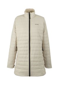 Beige quiltet jakke med sort lynlås foran i fuld længde, to lynlåslommer i siden og høj krave, mærket "Regatta Great Outdoors."