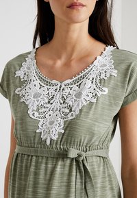 MAMALICIOUS Sukienka z dżerseju