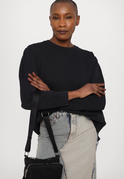 MM6 Maison Margiela Mikina - washed black