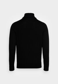 Svart langermet genser med høy hals, laget av et glatt strikket materiale. Har en tettsittende design, ripe mansjetter og høy krage.