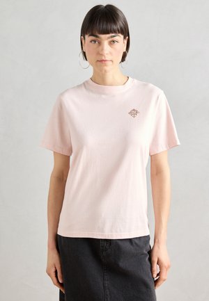 Scotch & Soda REGULAR FIT WITH CHEST ARTWORK - T-Shirt print - barely there