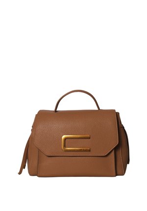 Borsa a mano in pelle marrone con texture, manico superiore e chiusura rettangolare dorata sulla pattina frontale.