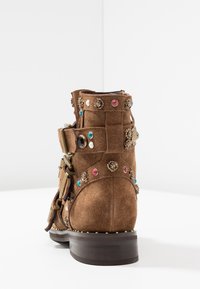 Alma en Pena Botines camperos - camel