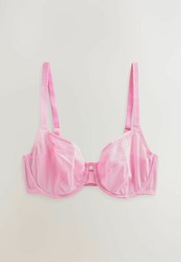 Roze mesh beha met onderdraad, voorzien van delicate kantafwerking, verstelbare bandjes en een sluiting met een haak in het midden. Glad oppervlak en een ontwerp met volledige bedekking.