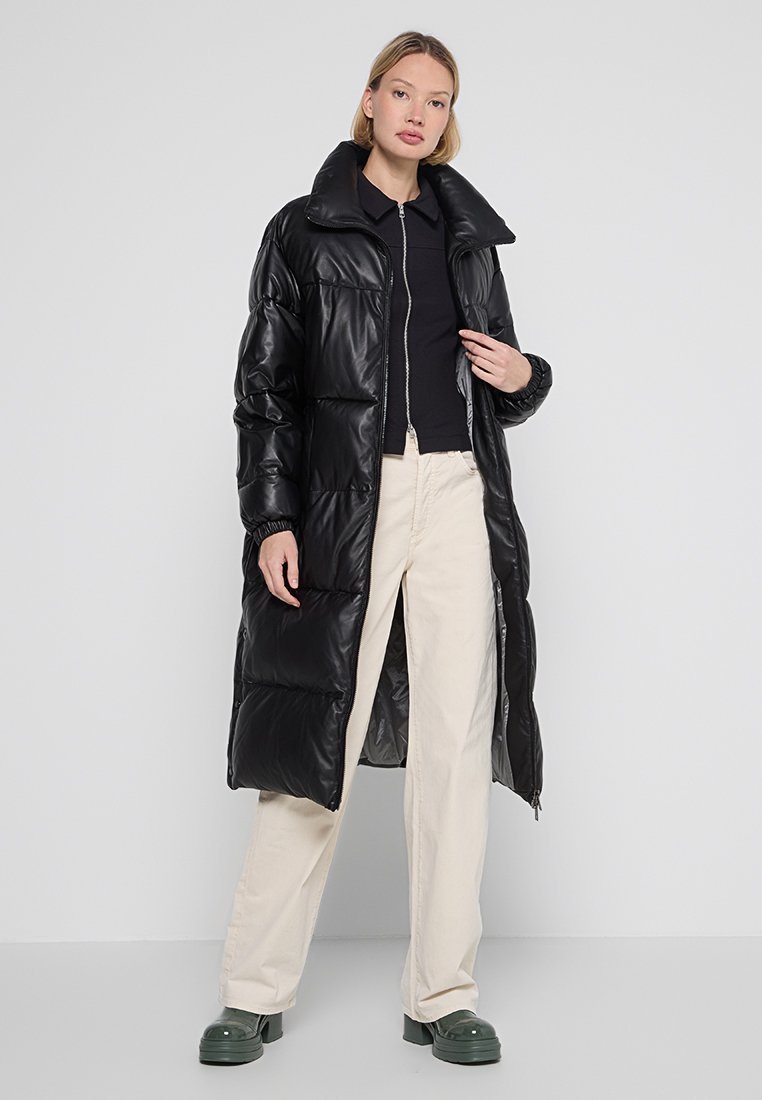 Oakwood Wintermantel zwart Oakwood Wintermantel zwart