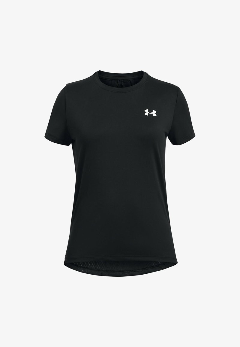 Juodas sportinis marškinėlis, pagamintas iš lygaus, lengvo audinio. Turi apvalų kaklą ir trumpas rankoves, o krūtinėje matomas baltas logotipas.