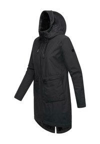 Czarny wodoodporny parka z kapturem, posiadająca zamek błyskawiczny, dwie przednie kieszenie oraz miękką podszewkę wewnętrzną. Gładka zewnętrzna powierzchnia i regulowane sznurki.