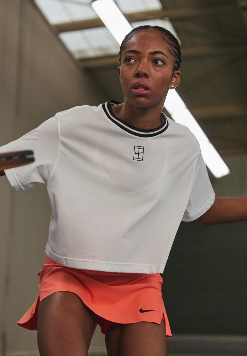 Nike Performance HERITAGE CROP TEE - Camiseta deportiva - white