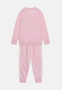 adidas Originals DISNEY PEGASUS CREW UNISEX SET - Dressikomplekt - clear pink