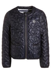 Giacca trapuntata blu navy con zip frontale, caratterizzata da un motivo a stelle, due tasche con zip e un collo rotondo. Logo ricamato sul petto.