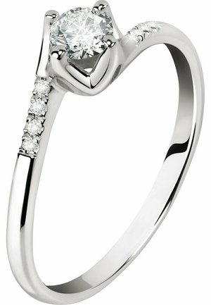 Verlobungsring aus Weißgold mit einem großen runden Diamanten als Hauptstein, akzentuiert mit kleineren Diamanten auf einem geschwungenen Band. Hochglanzpolierte Oberfläche.