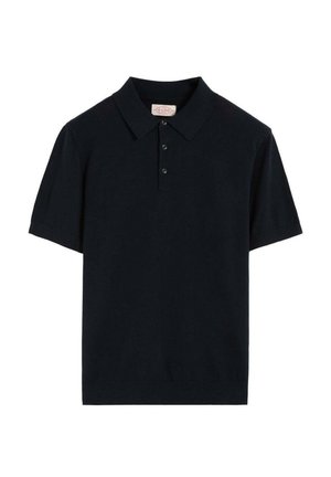 Sort poloshirt med korte ærmer, krave og tre-knap lukning, lagt fladt på en hvid baggrund.
