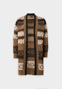 Cárdigan marrón de punto con patrones geométricos en blanco y negro, diseño de frente abierto, mangas largas y ribete negro en contraste.