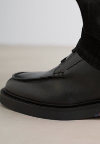 Tommy Hilfiger COMFORT TOE - Volnočasové šněrovací boty - black