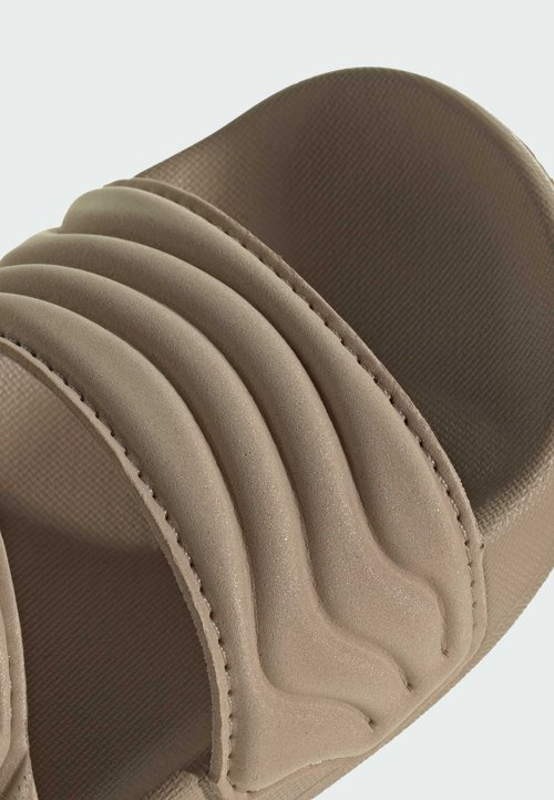 adidas Sandalia Adilette 2 — photo 6