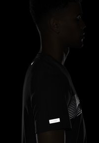 Nike Performance Camiseta deportiva - iron grey