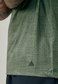 Next ACTIVE TIE DYE - T-shirts print - green