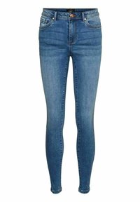 Jeans ajustados de mezclilla azul medio, con cintura alta, cinco bolsillos y cierre de cremallera. Textura suave con un sutil desgaste.