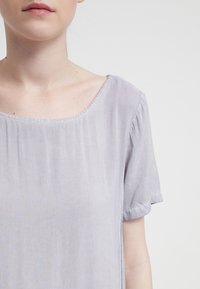 s.Oliver Bluse - pearl grey