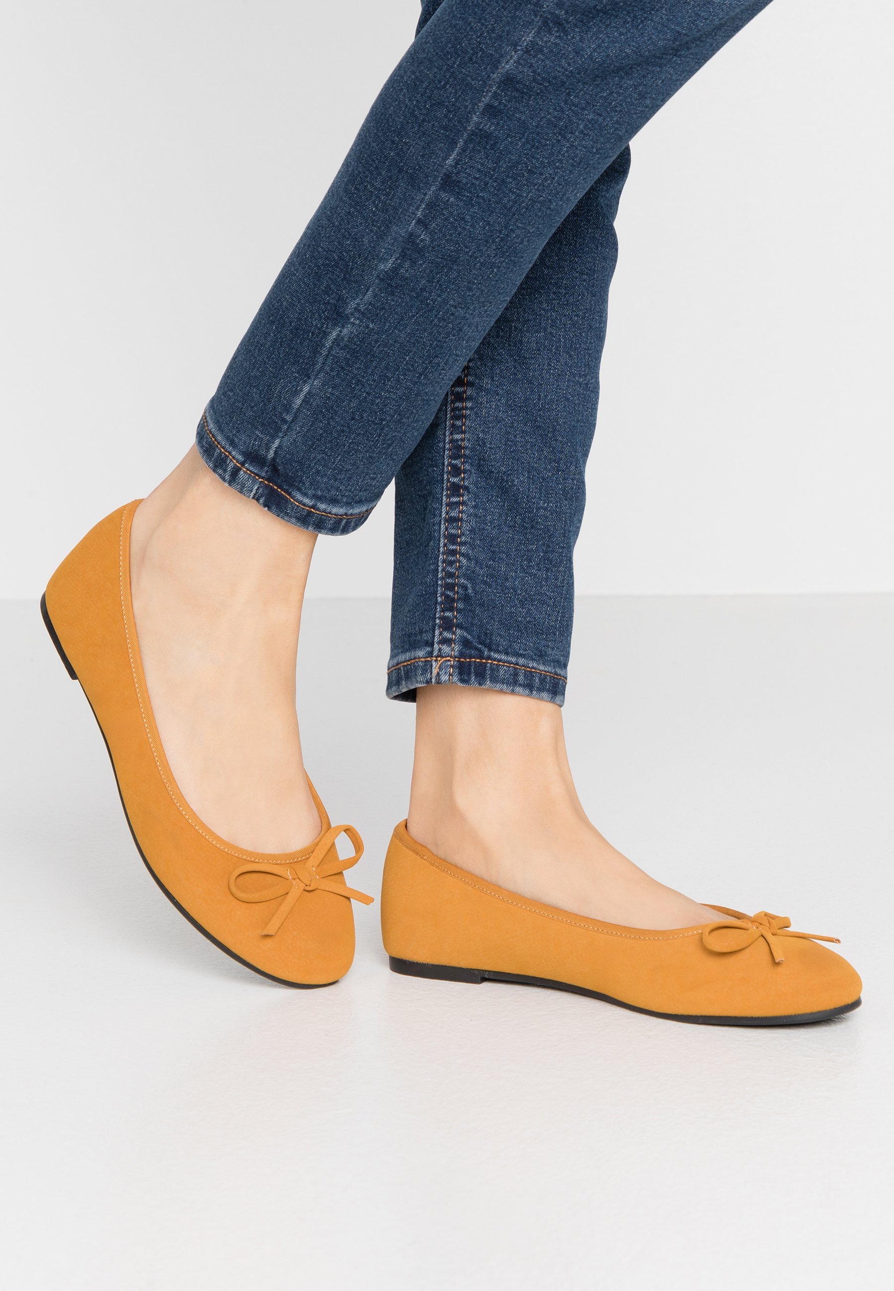 WIDE FIT ROCCO Ballerinaskor mustard WIDE FIT ROCCO Ballerinaskor mustard