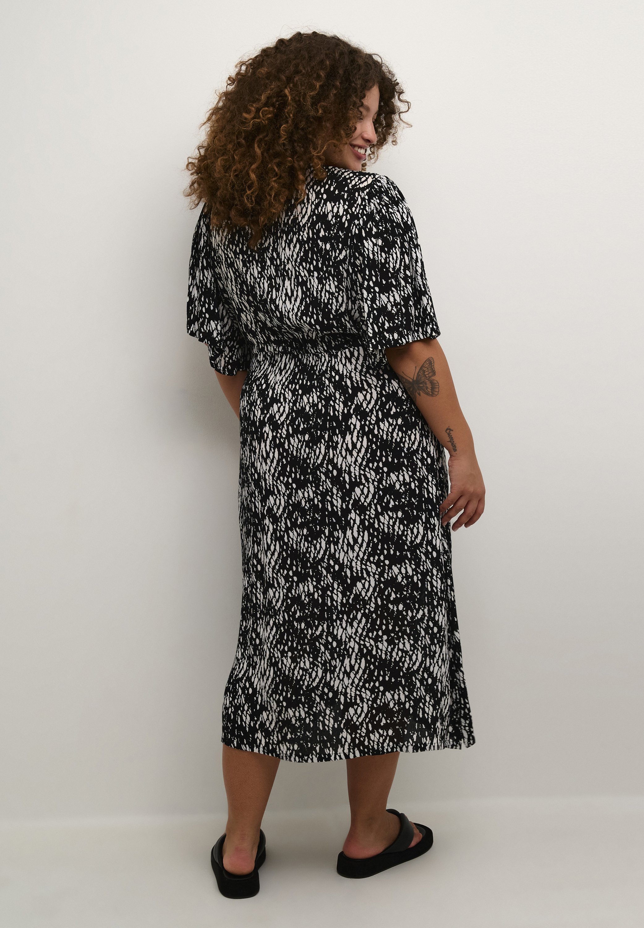 Kaffe Curve KCAMI - Day dress - black white graphic snake